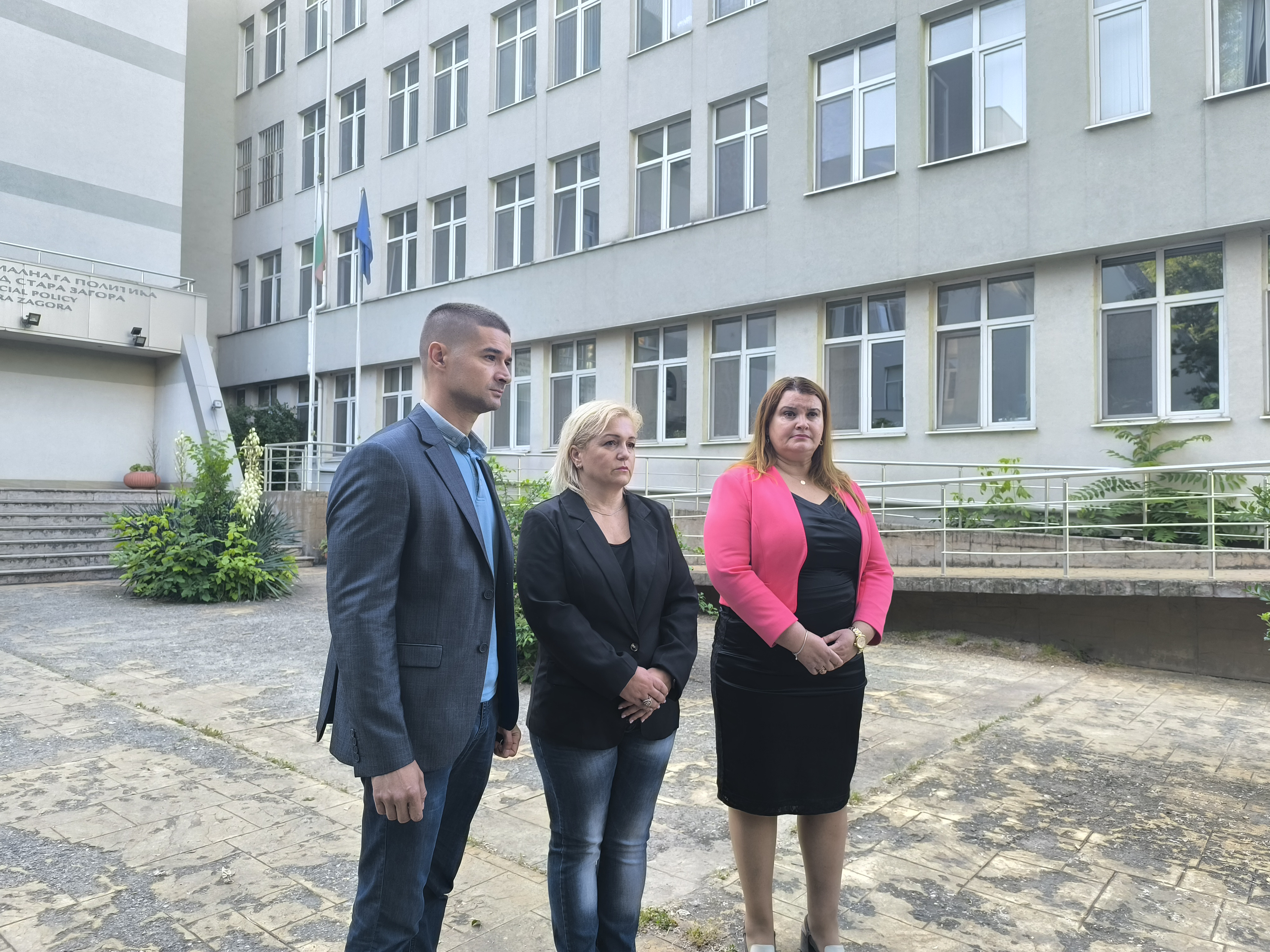 Над 25 човека от нелегалните домове в Ягода са вече при семействата си